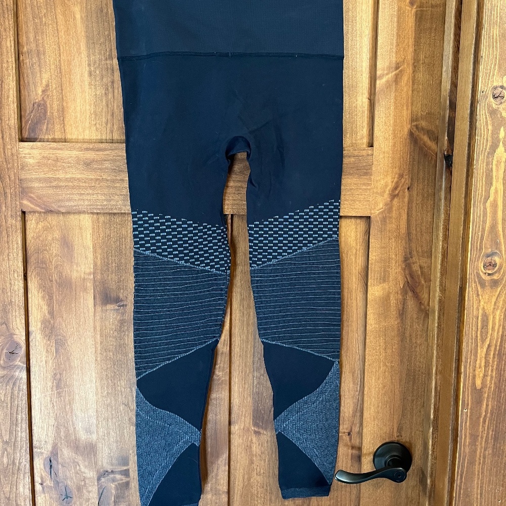 Spanx Look at me Now Navy Blue Leggings Medium